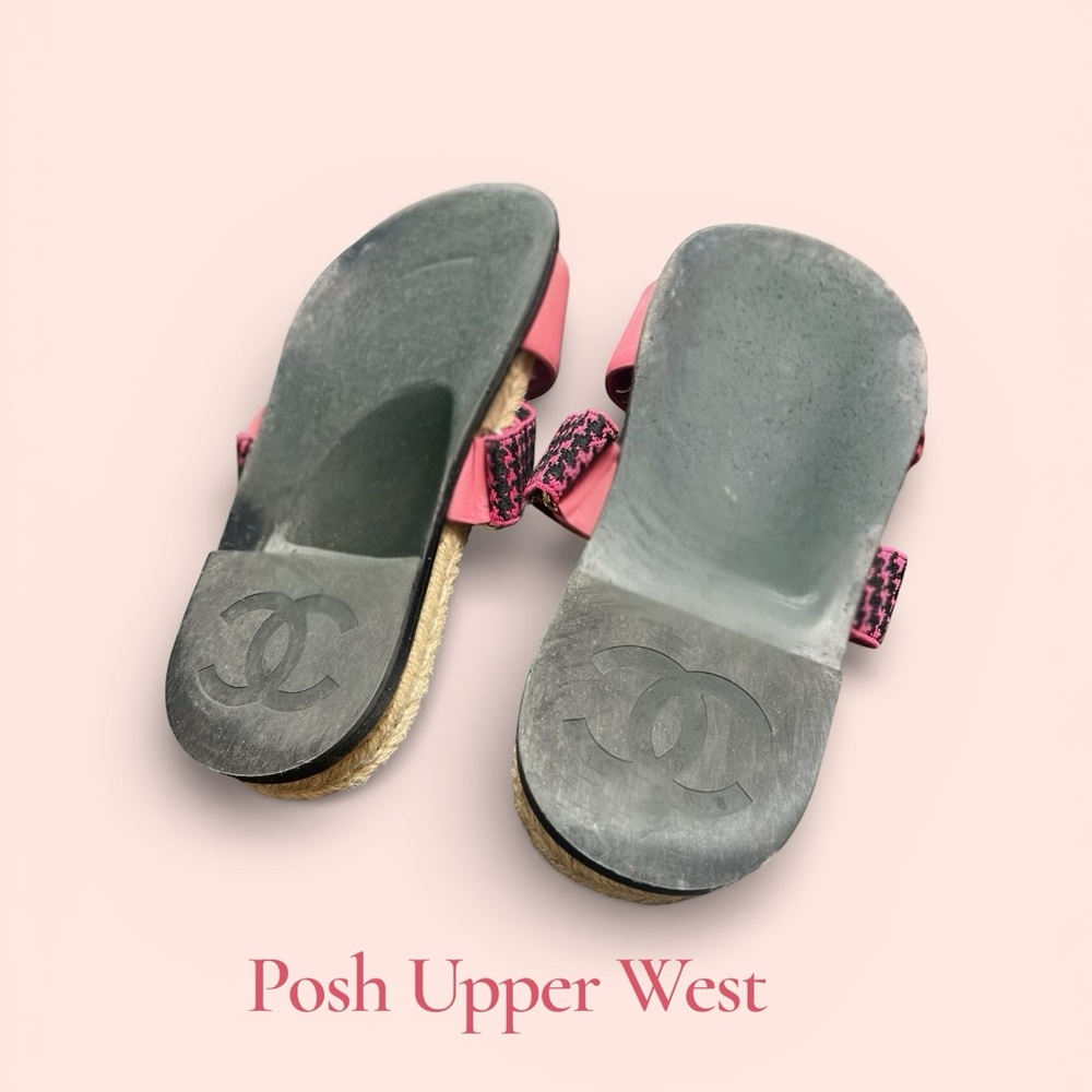 CHANEL Pink and Black Quilted Sandals - Picture 6 of 8